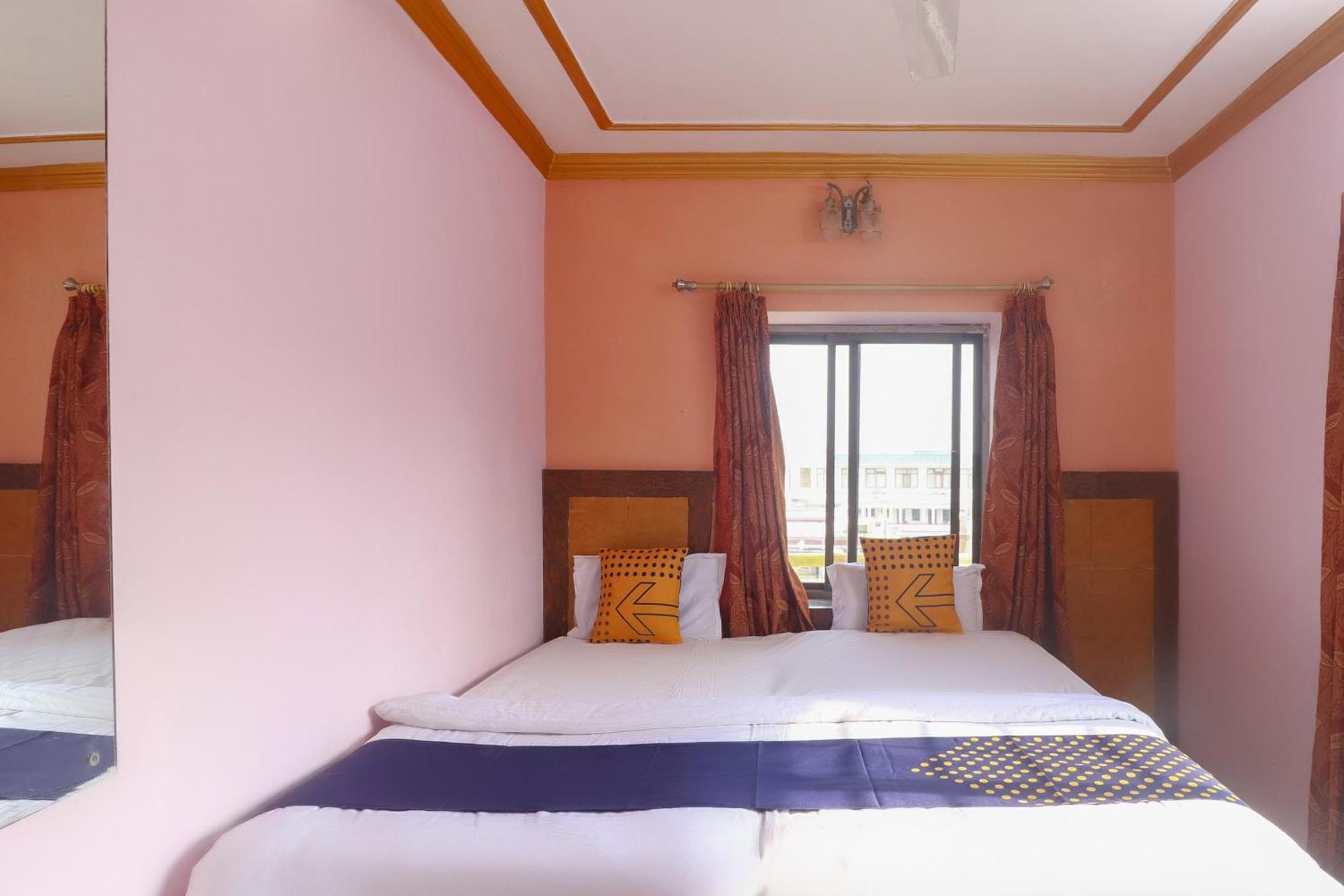 Spot On 75963 Hotel Prince Бодх Гая Екстериор снимка