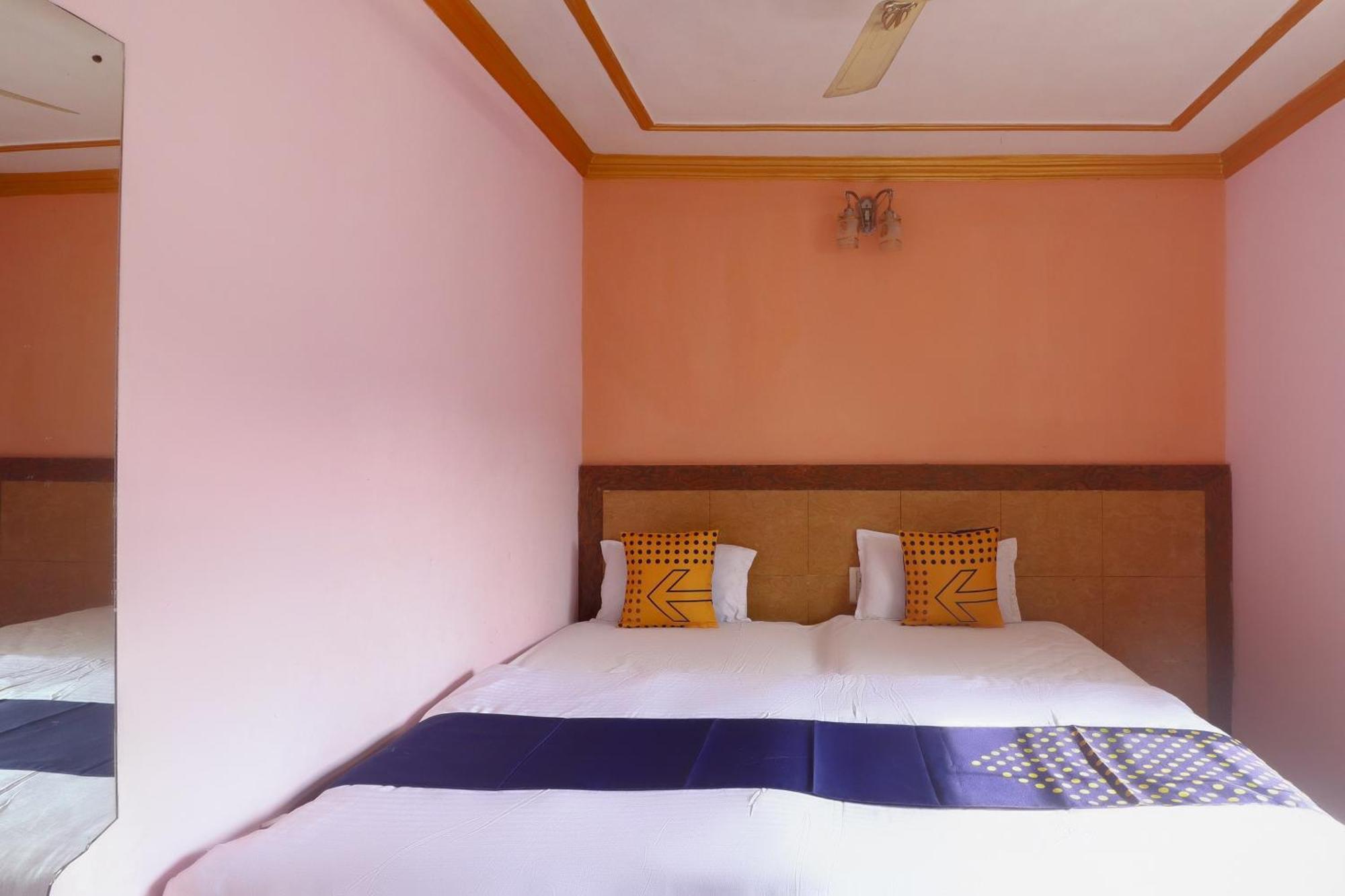 Spot On 75963 Hotel Prince Бодх Гая Екстериор снимка